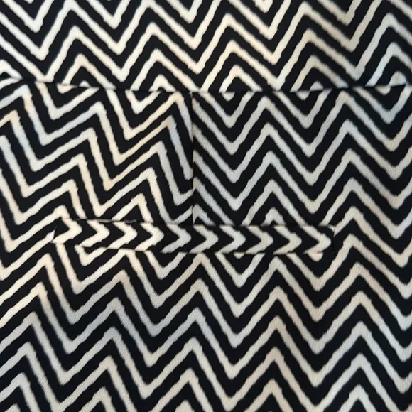 Very nice Ann Taylor dress shorts. - Picture 5 of 5